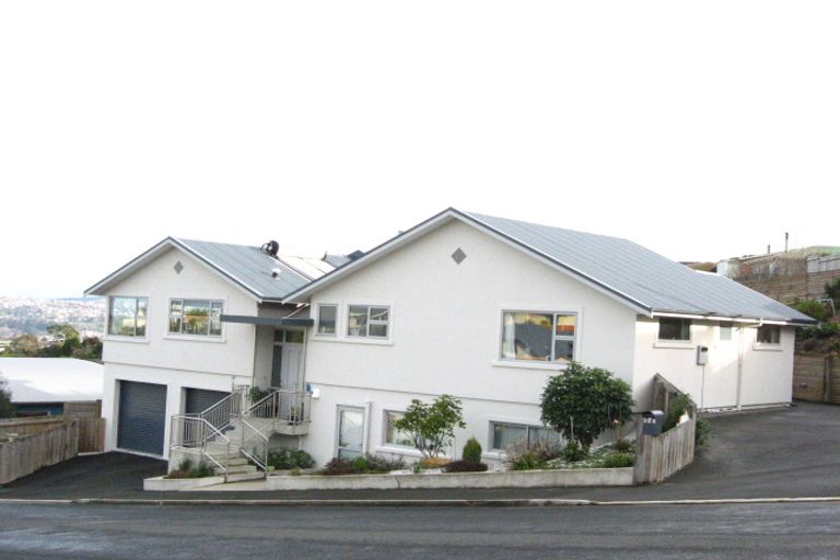 Photo of property in 215 Somerville Street, Shiel Hill, Dunedin, 9013