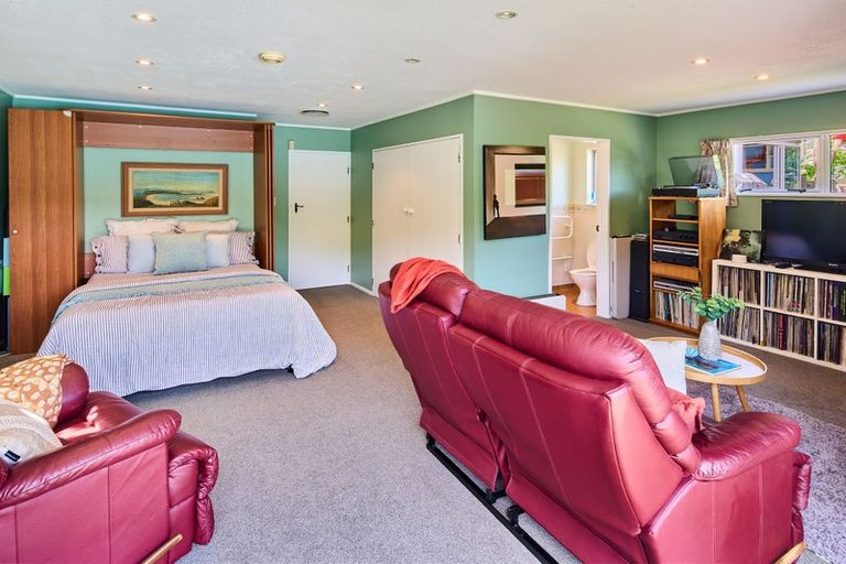 Photo of property in 7 Tui Terrace, Tawa, Wellington, 5028