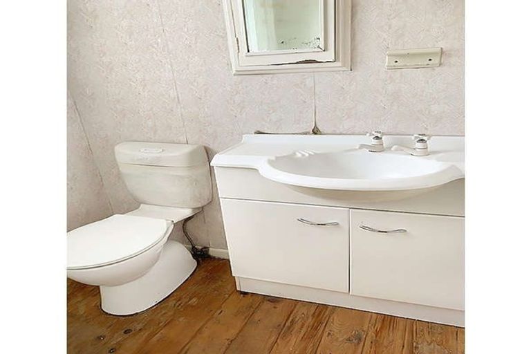 Photo of property in 2/576 Queen Street East, Levin, 5510