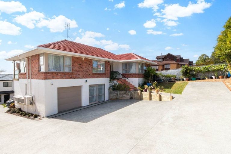 Photo of property in 4237 Great North Road, Glendene, Auckland, 0602