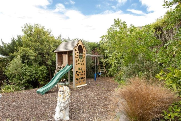 Photo of property in 70 Belleview Terrace, Mount Pleasant, Christchurch, 8081