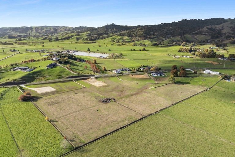 Photo of property in 71 Fencourt Road, Cambridge, 3496