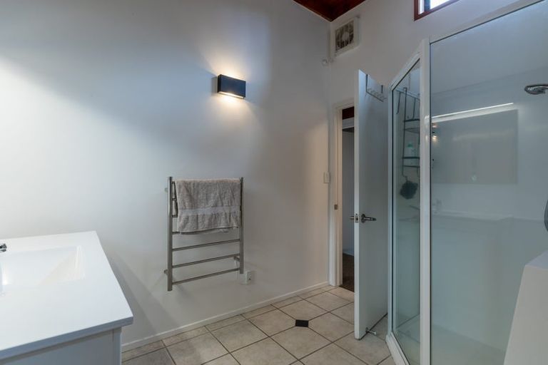 Photo of property in 45 Paturoa Road, Titirangi, Auckland, 0604