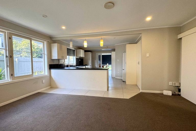 Photo of property in 64 Patons Road, Howick, Auckland, 2014