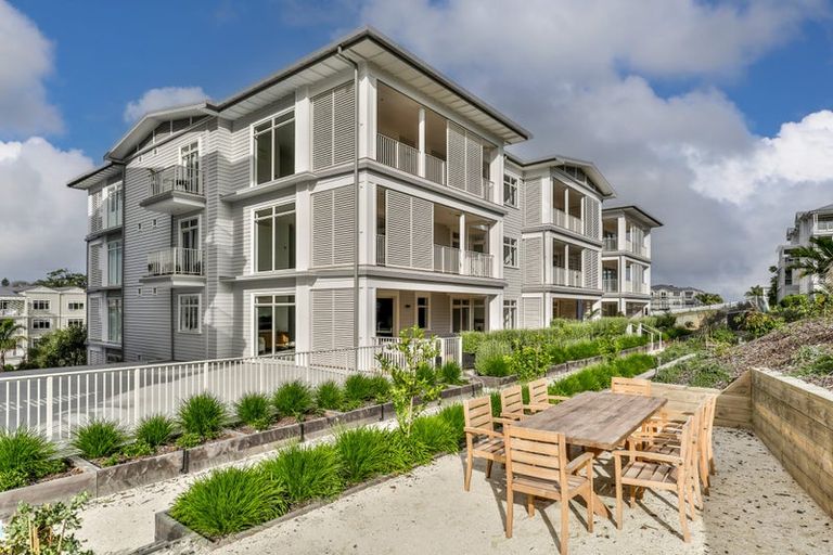 Photo of property in 135 Hibiscus Drive, Orewa, 0931