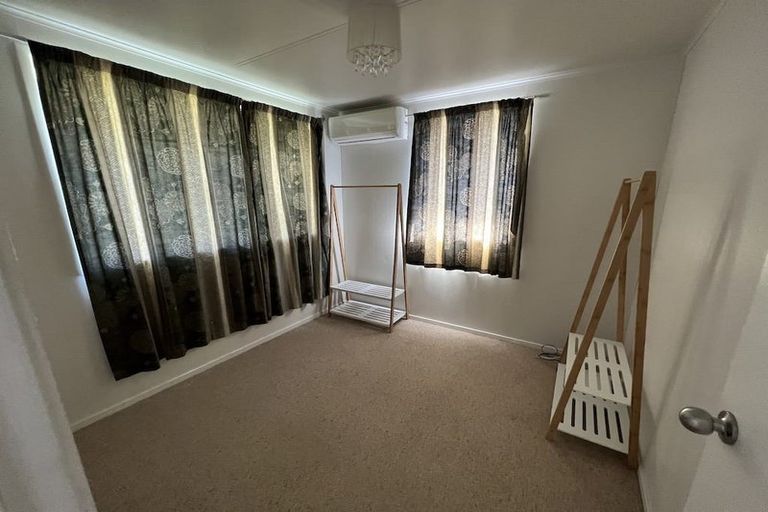 Photo of property in 14 Bledisloe Street, Levin, 5510