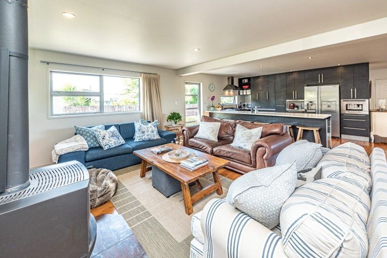 Photo of property in 27 Kent Road, Saint Johns Hill, Whanganui, 4501