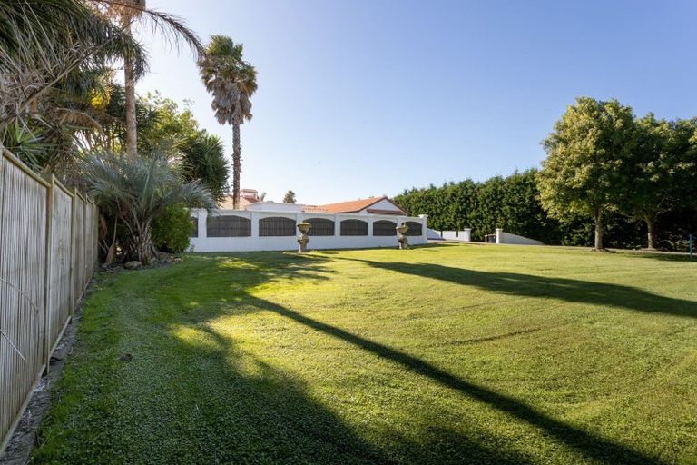 Photo of property in 11 St Clair Place, Browns Bay, Auckland, 0630