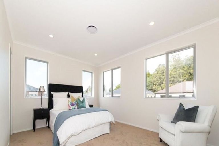 Photo of property in 20 Drumbuoy Drive, Flat Bush, Auckland, 2019