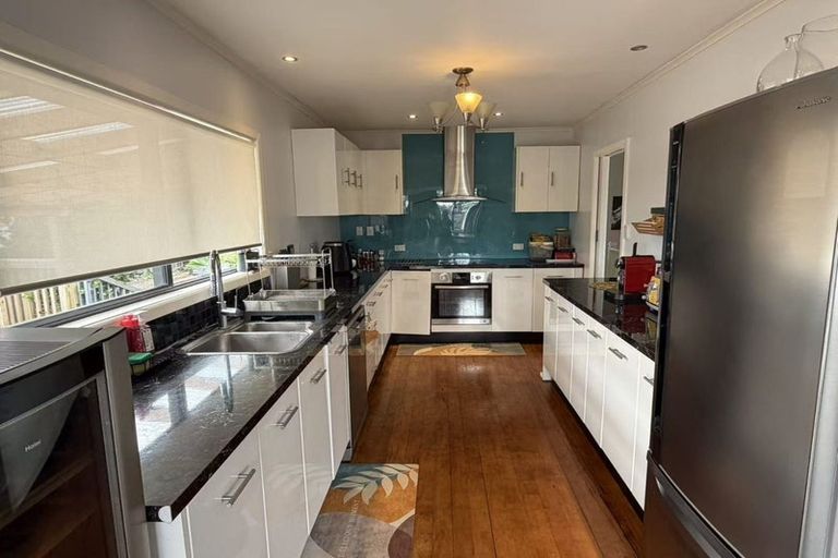 Photo of property in 1/26 Philson Terrace, Browns Bay, Auckland, 0630