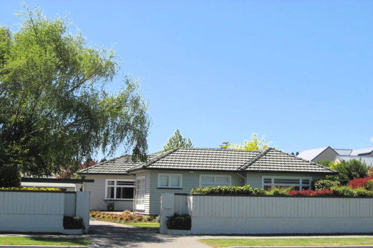 Photo of property in 142 Memorial Avenue, Burnside, Christchurch, 8053