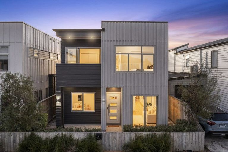 Photo of property in 8 Myland Drive, Hobsonville, Auckland, 0616