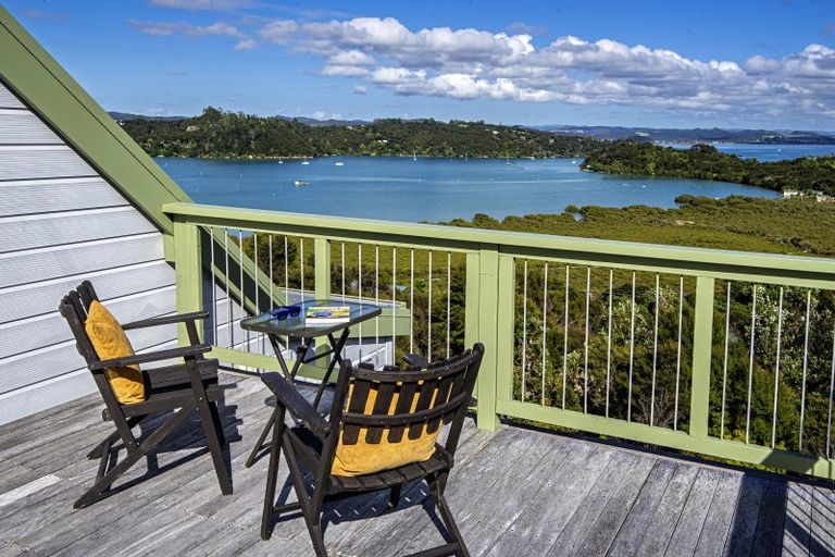 Photo of property in 16 Lichen Grove, Russell, 0272