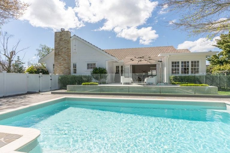 Photo of property in 10 Woodstock Road, Fairfield, Hamilton, 3214