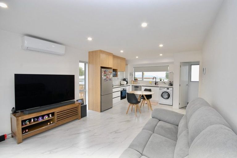 Photo of property in 298f Sunset Road, Windsor Park, Auckland, 0632