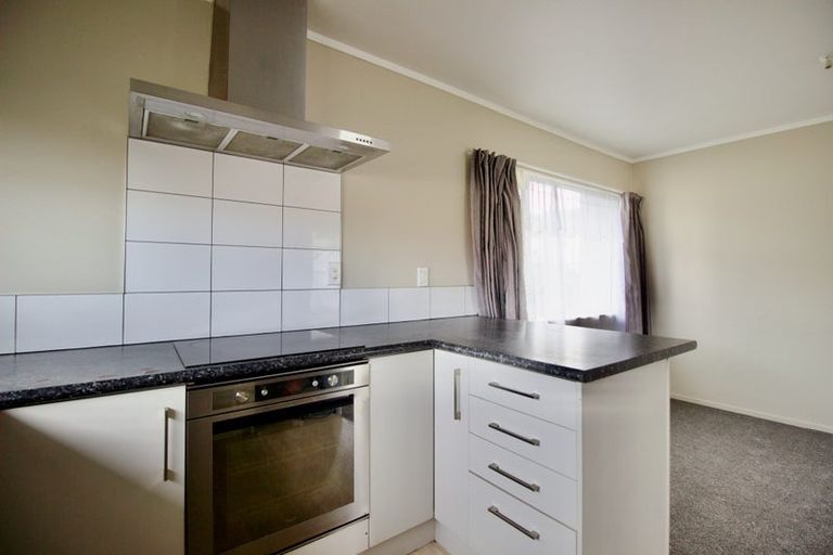 Photo of property in 49 Dungarvon Place, Clendon Park, Auckland, 2103