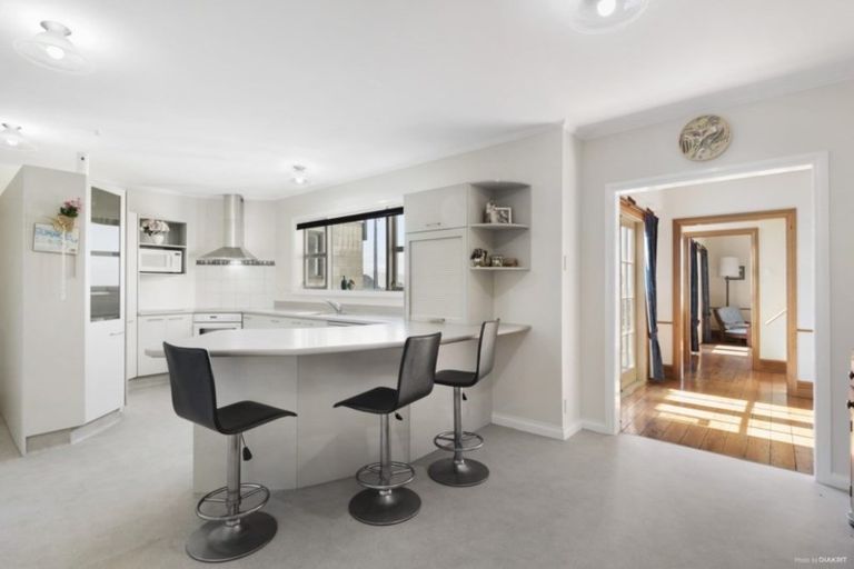 Photo of property in 346 The Esplanade, Island Bay, Wellington, 6023