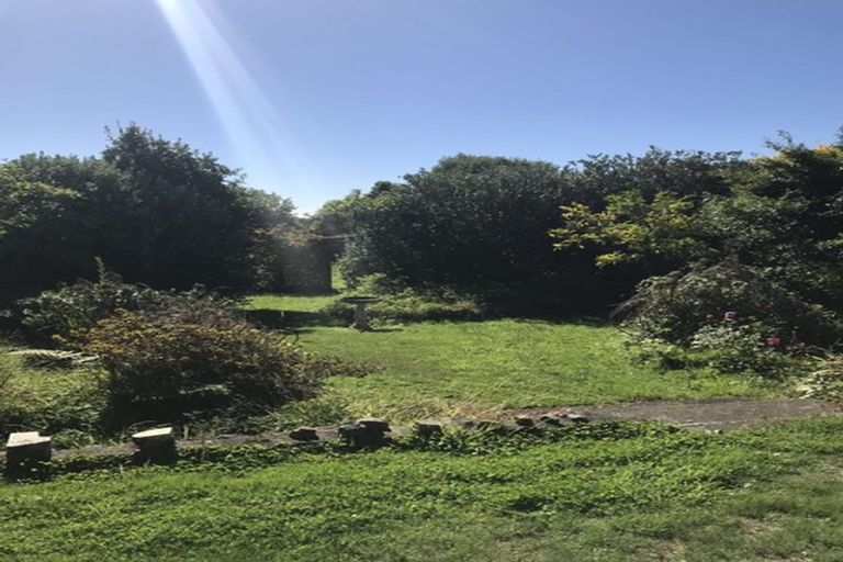 Photo of property in 16 Huia Street, Waikanae, 5036