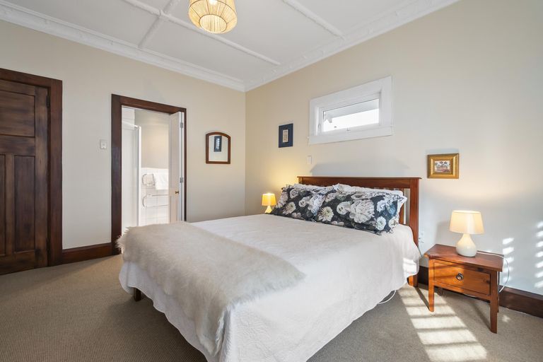 Photo of property in 44 Manapouri Crescent, Hokowhitu, Palmerston North, 4410