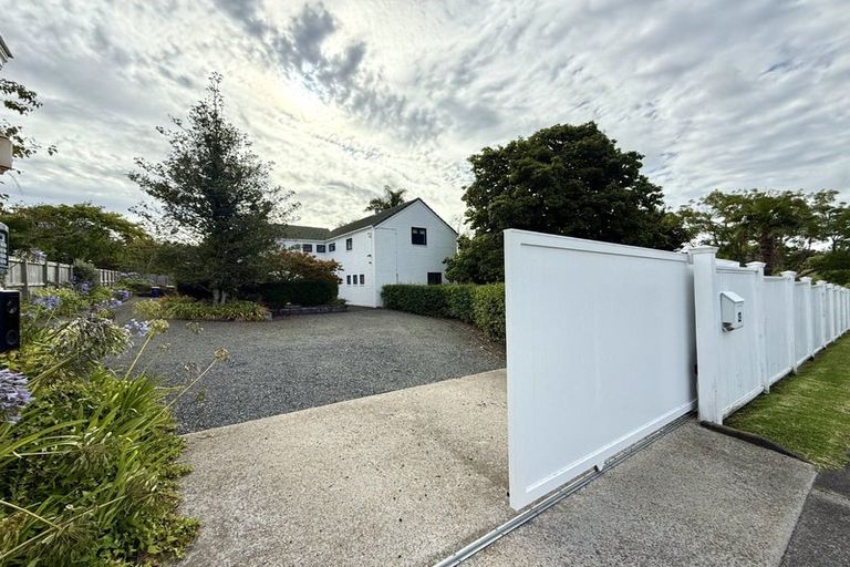 Photo of property in 42 Roland Road, Greenhithe, Auckland, 0632