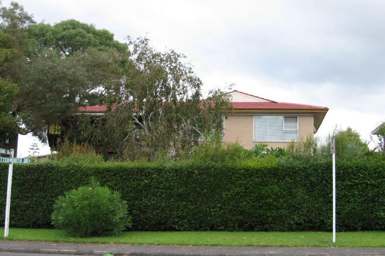 Photo of property in 29 Butterworth Drive, Glendene, Auckland, 0602