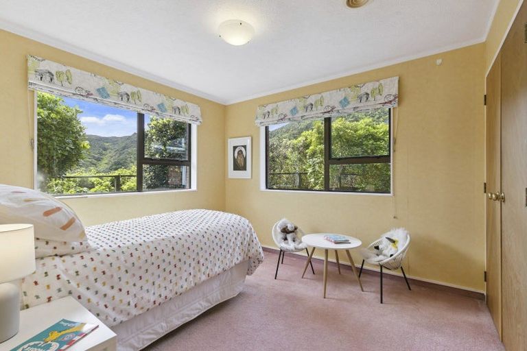 Photo of property in 39 Satara Crescent, Khandallah, Wellington, 6035