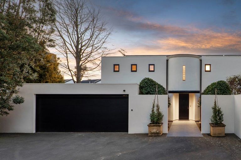 Photo of property in 15 Rhodes Street, Merivale, Christchurch, 8014