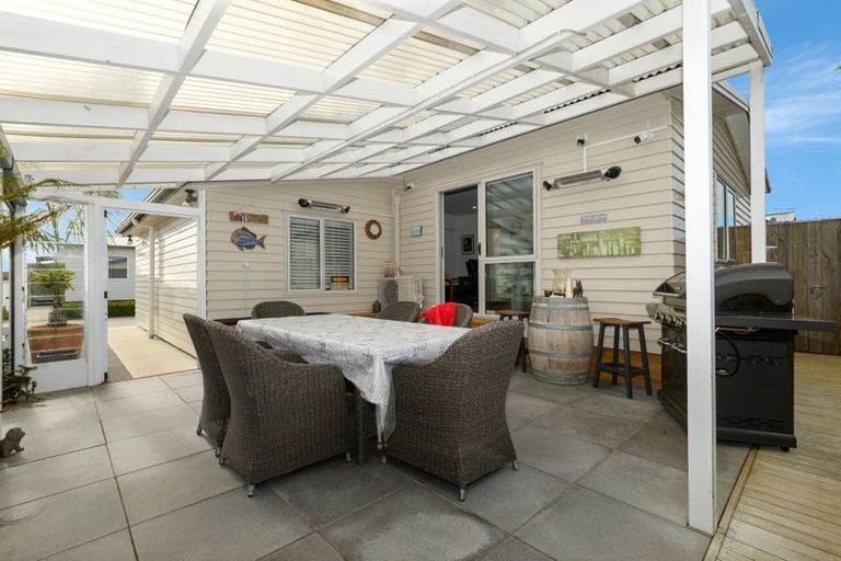 Photo of property in 11 Kamahi Crescent, Papamoa Beach, Papamoa, 3118