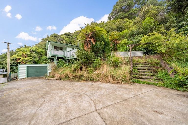 Photo of property in 15 John Street, Stokes Valley, Lower Hutt, 5019
