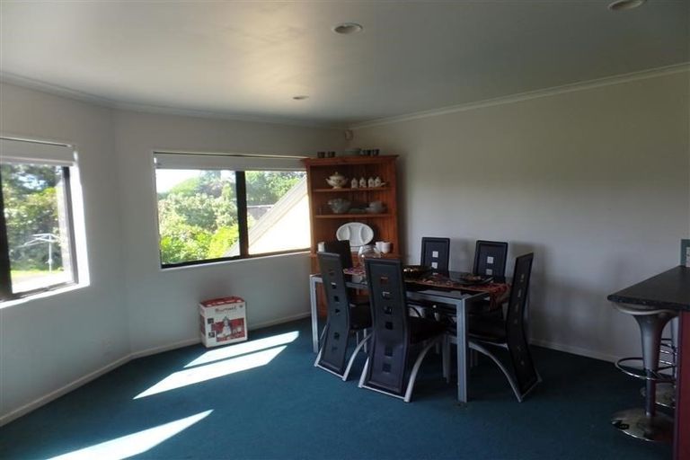Photo of property in 33 Vanguard Road, Kelston, Auckland, 0602