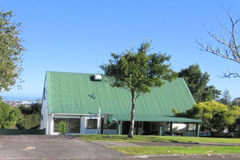 Photo of property in 32 Kingsclere Place, Goodwood Heights, Auckland, 2105