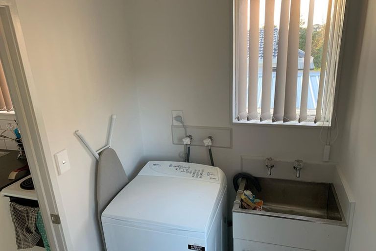 Photo of property in 1/45 Everglade Drive, Goodwood Heights, Auckland, 2105