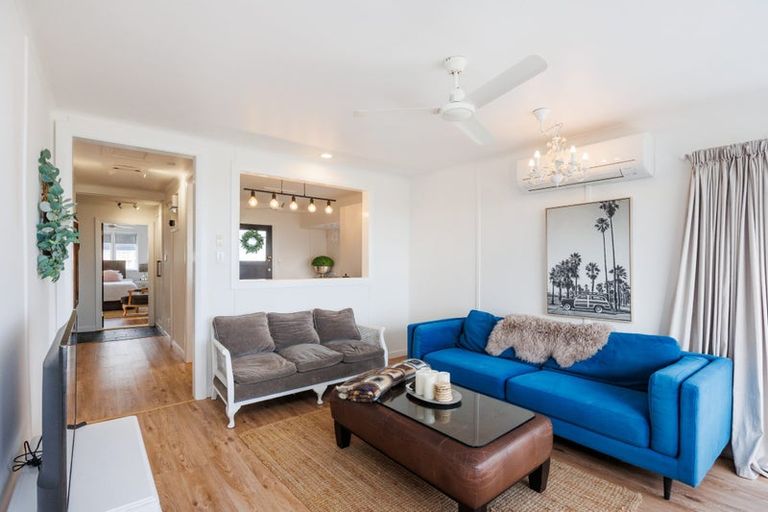 Photo of property in 3 Kent Avenue, Waitarere Beach, Levin, 5510