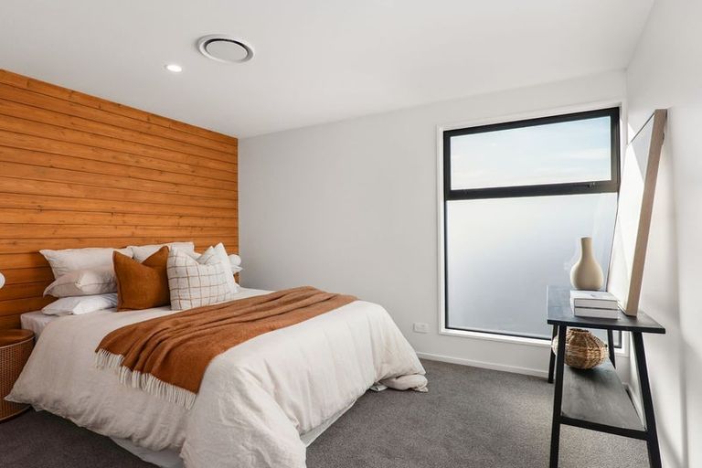 Photo of property in 2/142 Main Road North, Papanui, 8052