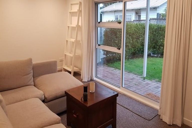 Photo of property in 2/7 Walter Street, Hauraki, Auckland, 0622