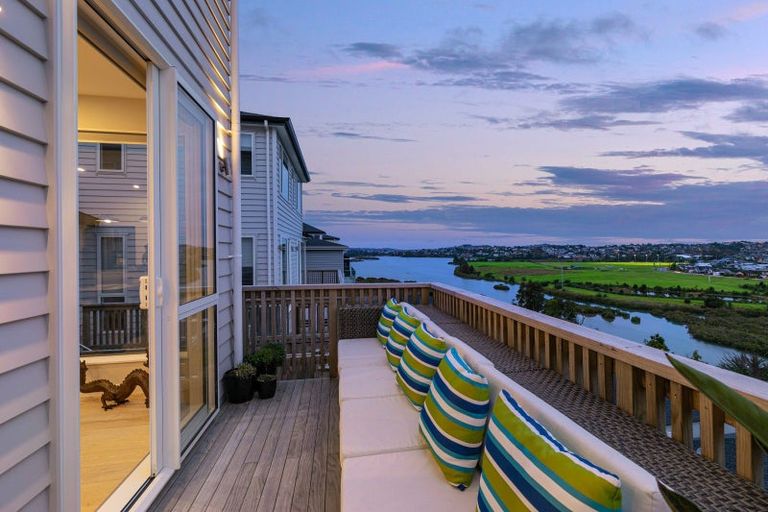 Photo of property in 26 Cassidy Drive, Orewa, 0931