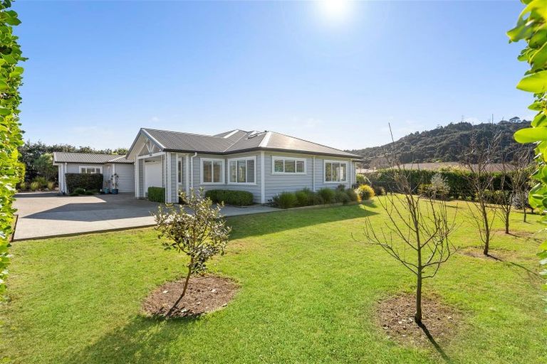 Photo of property in 6 Fruitlands Road, Kumeu, 0810