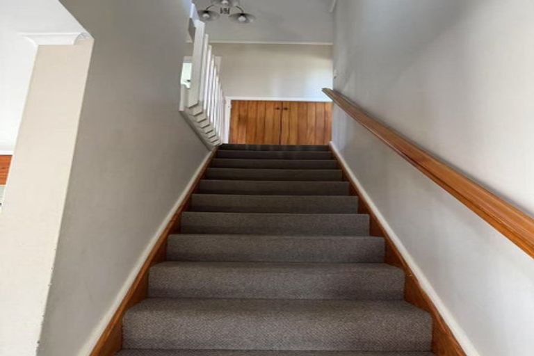 Photo of property in 572 Beach Road, Rothesay Bay, Auckland, 0630