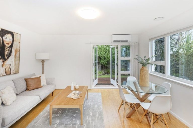 Photo of property in 3/39 Trafalgar Street, St Albans, Christchurch, 8014