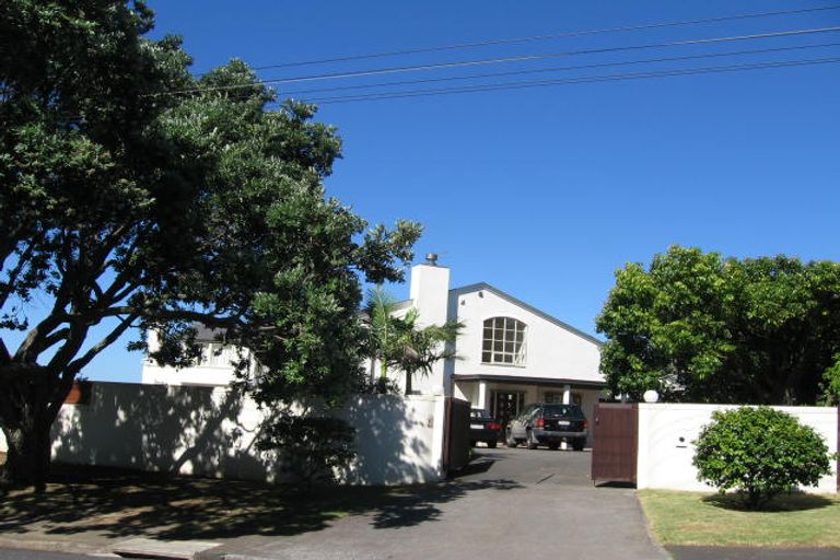 Photo of property in 15 Muritai Road, Milford, Auckland, 0620