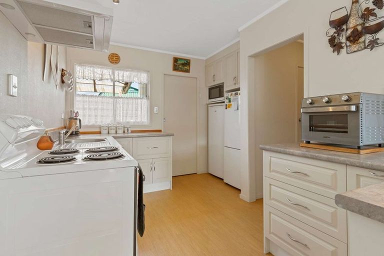 Photo of property in 4a Bata Place, Pomare, Rotorua, 3015