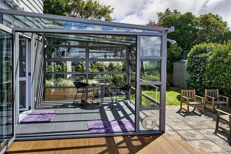 Photo of property in 102 Homebush Road, Khandallah, Wellington, 6035