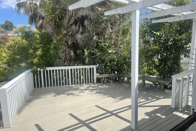 Photo of property in 29 Becroft Drive, Forrest Hill, Auckland, 0620