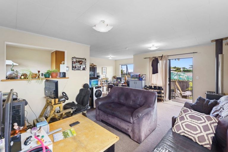 Photo of property in 17 Kitchener Street, Te Horo Beach, Otaki, 5581