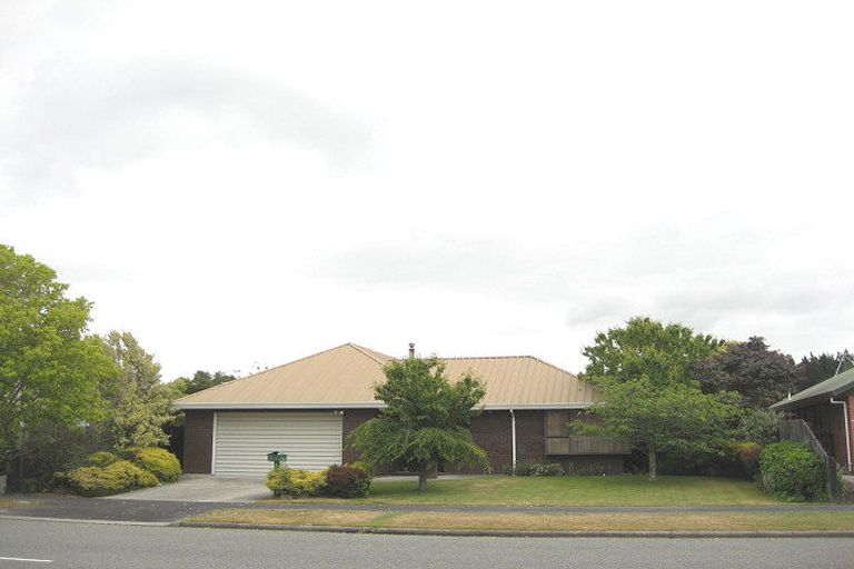 Photo of property in 237 Queenspark Drive, Parklands, Christchurch, 8083