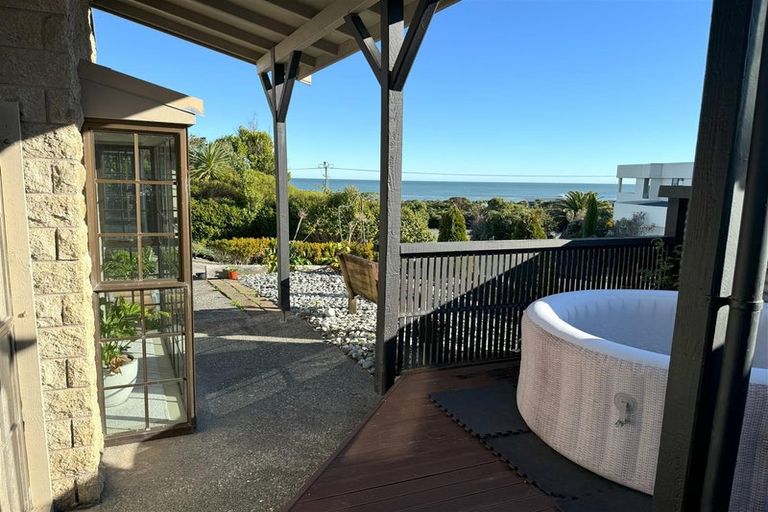 Photo of property in 2 Stanton Crescent, Karoro, Greymouth, 7805