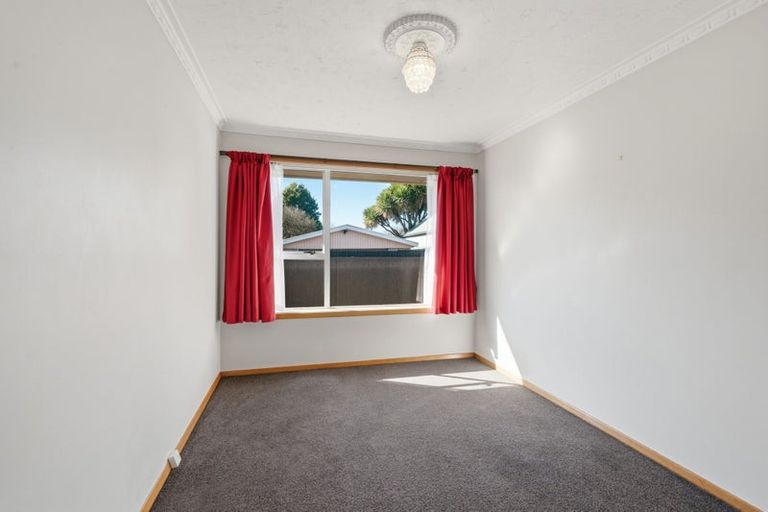 Photo of property in 33 Staveley Street, Avonhead, Christchurch, 8042