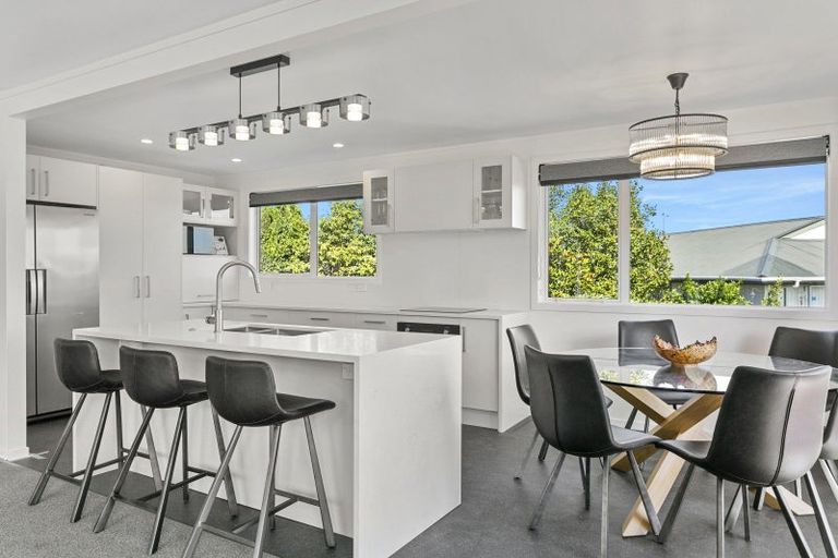 Photo of property in 10 Kensington Place, Richmond Heights, Taupo, 3330