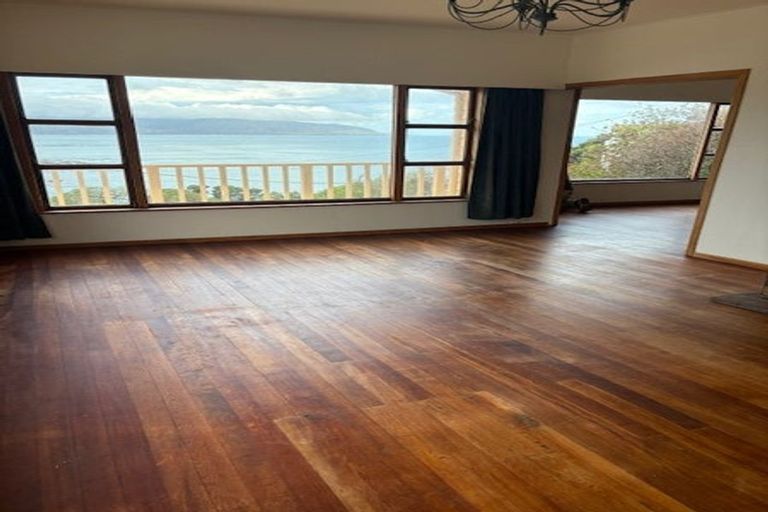 Photo of property in 37 Milne Terrace, Island Bay, Wellington, 6023