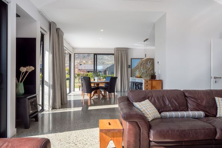 Photo of property in 9 Glenfiddich Road, Jacks Point, Queenstown, 9371